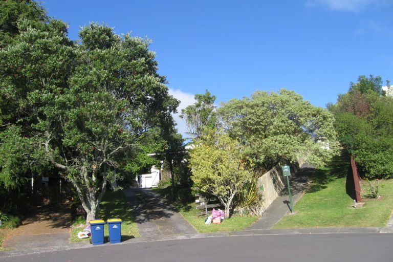 Photo of property in 13 Ondine Place, Glenfield, Auckland, 0629