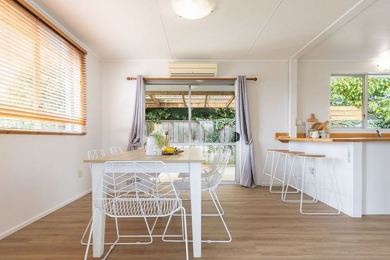 Photo of property in 11 Kanawa Street, Waikanae, 5036