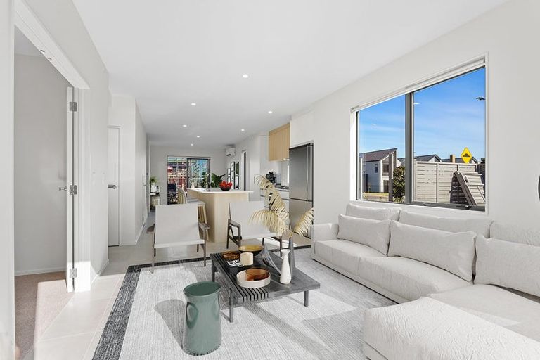 Photo of property in 36 Viridian Avenue, Rosehill, Papakura, 2113