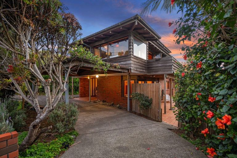 Photo of property in 2/22 Saltburn Road, Milford, Auckland, 0620