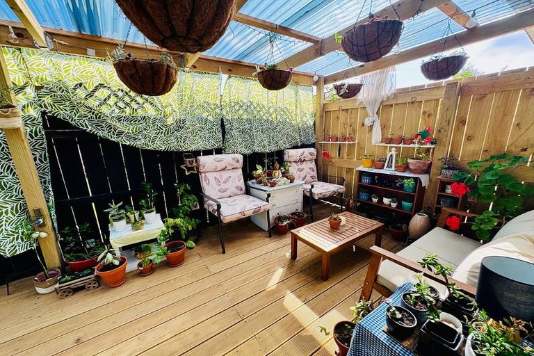 Photo of property in 5/92 Titirangi Road, New Lynn, Auckland, 0600