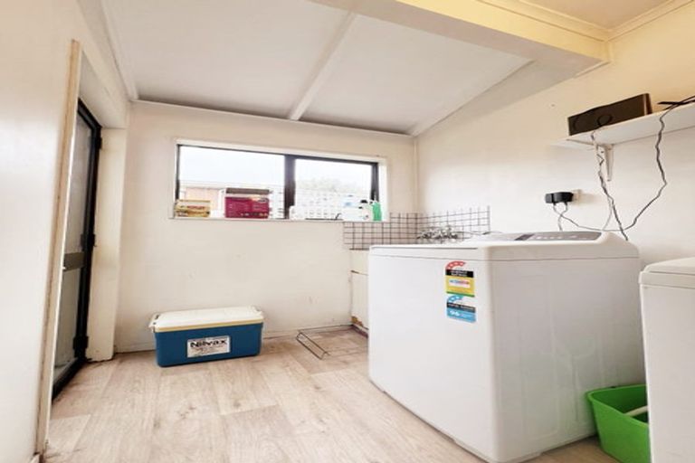 Photo of property in 2/87 Hillsborough Road, Hillsborough, Auckland, 1042