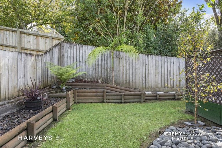 Photo of property in 5/37a Glengarry Road, Glen Eden, Auckland, 0602