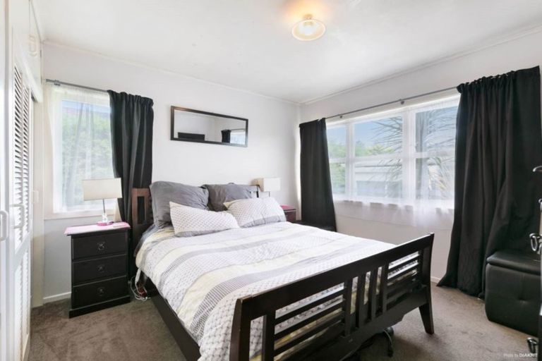 Photo of property in 83 Kervil Avenue, Te Atatu Peninsula, Auckland, 0610