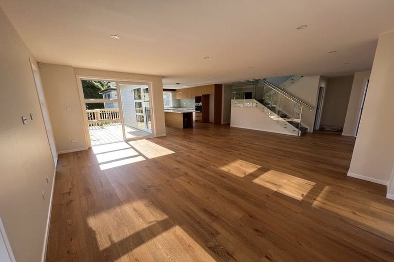 Photo of property in 62a Vandeleur Avenue, Birkdale, Auckland, 0626