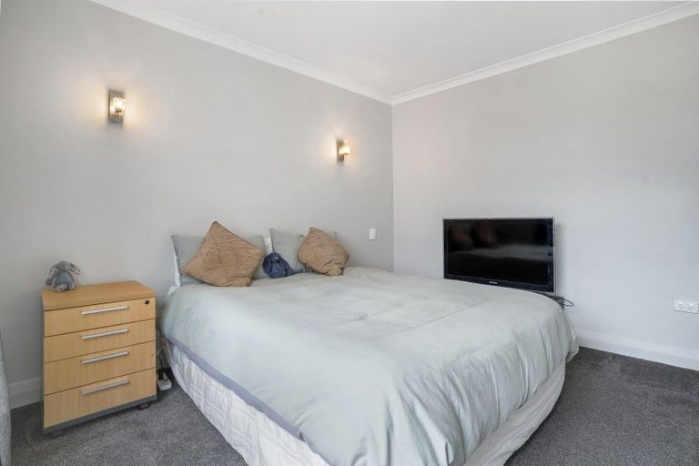 Photo of property in 33 Mary Street, Winton, 9720