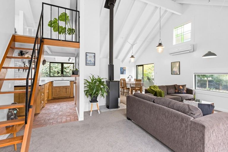 Photo of property in 69 Lipscombe Crescent, Havelock North, 4130