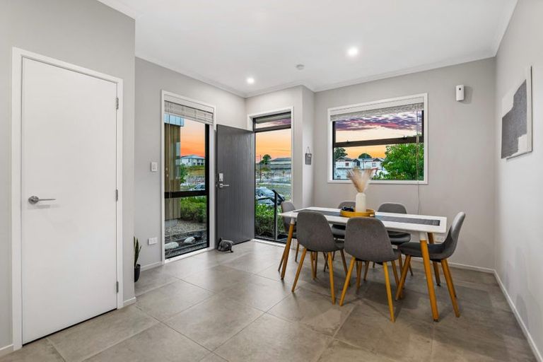 Photo of property in 6 Kapia Road, Westgate, Auckland, 0614