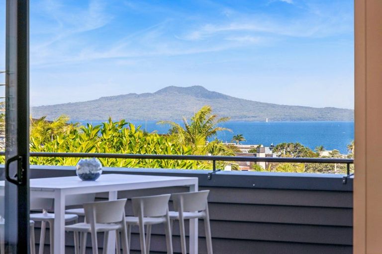 Photo of property in 5 Castor Bay Road, Castor Bay, Auckland, 0620