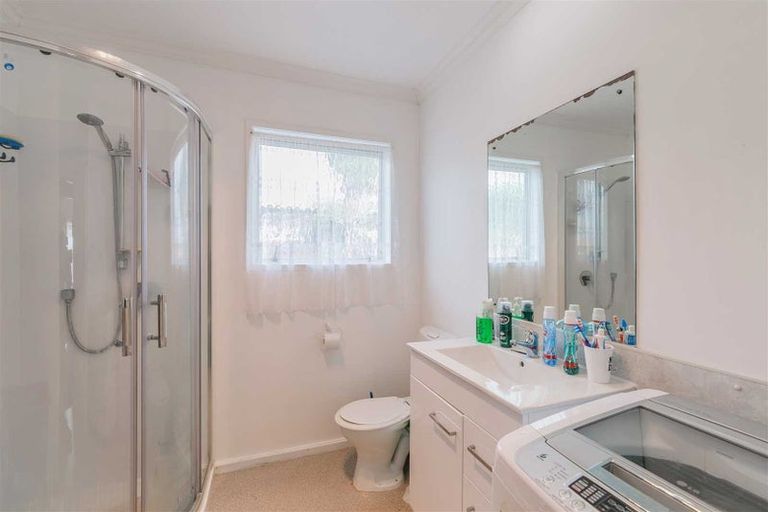 Photo of property in 189 Waimumu Road, Massey, Auckland, 0614