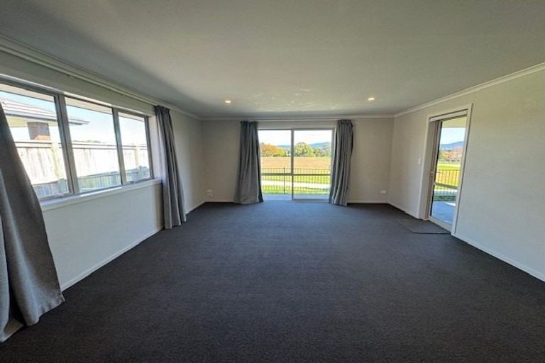 Photo of property in 12 Richardson Road, Omokoroa, 3114