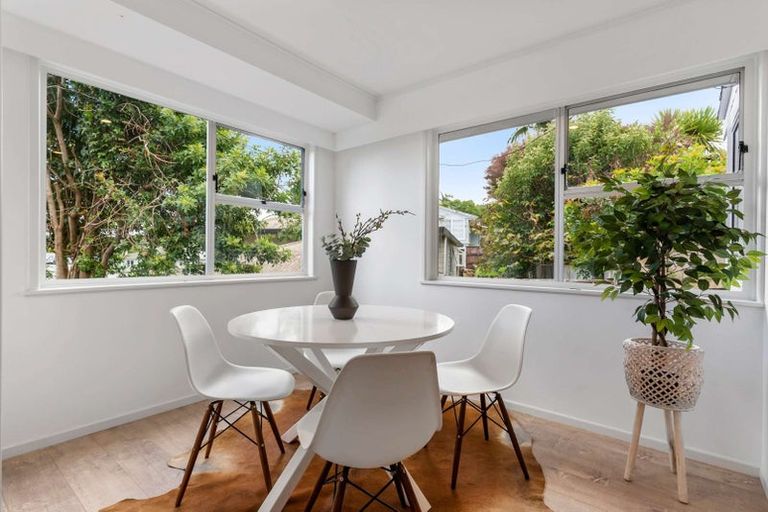 Photo of property in 4 Powrie Street, Glenfield, Auckland, 0629