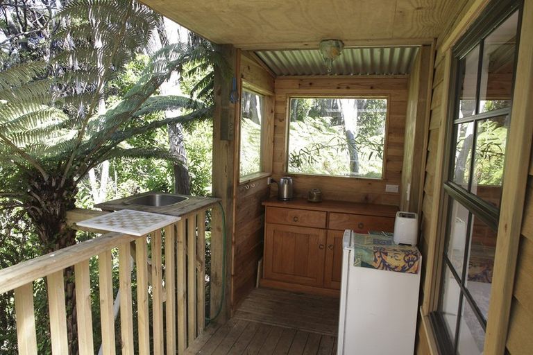Photo of property in 126 Lone Kauri Road, Karekare, Auckland, 0772