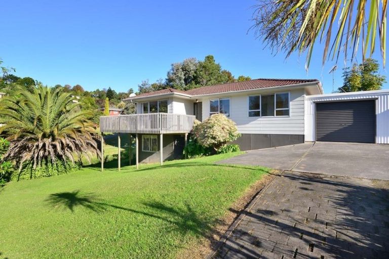 Photo of property in 2/10 Scarlock Avenue, Browns Bay, Auckland, 0630