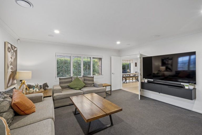 Photo of property in 9 Ellivani Rise, Pukekohe, 2120