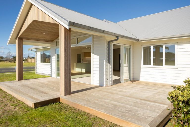 Photo of property in 181 Kupe Drive, Whitianga, 3510