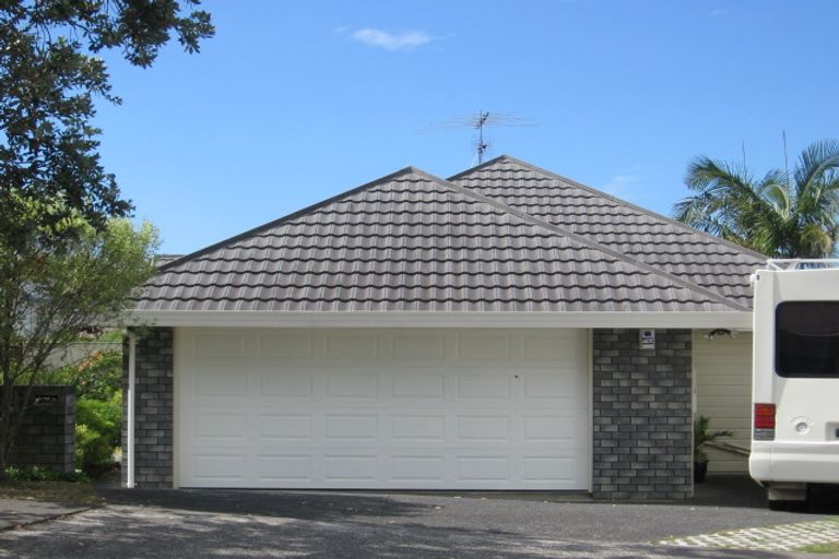 Photo of property in 7 Crestview Place, Browns Bay, Auckland, 0630
