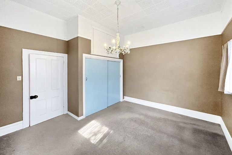 Photo of property in 21 Weraroa Road, Waverley, 4510