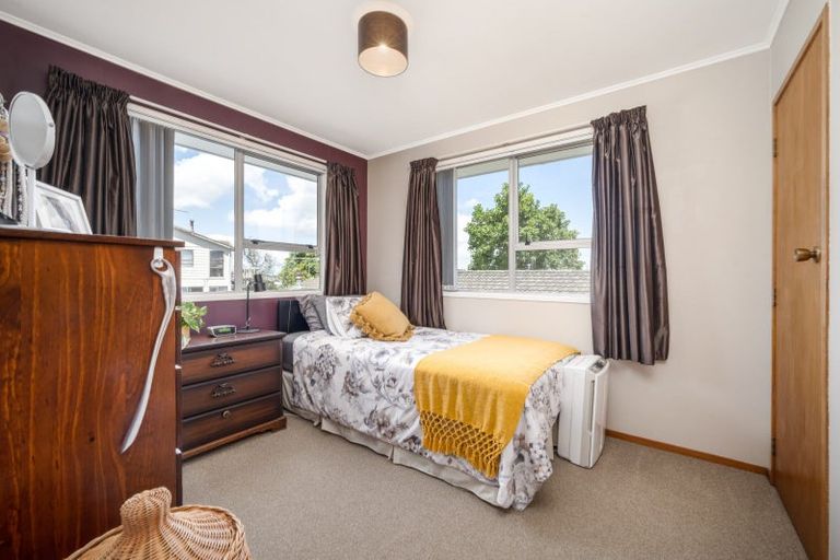 Photo of property in 56 Lewisham Street, Highland Park, Auckland, 2010