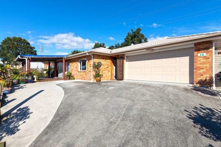 Photo of property in 15 Exotic Place, Massey, Auckland, 0614