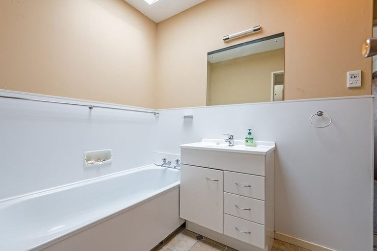 Photo of property in 7 Brightwater Terrace, Terrace End, Palmerston North, 4410