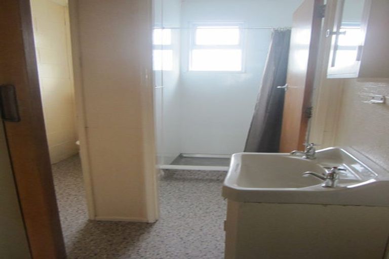 Photo of property in 2/25 Brockworth Place, Riccarton, Christchurch, 8011