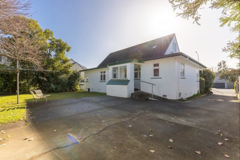 Photo of property in 70 Jickell Street, Hokowhitu, Palmerston North, 4410