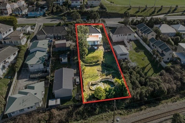 Photo of property in 95 Moorefield Road, Johnsonville, Wellington, 6037