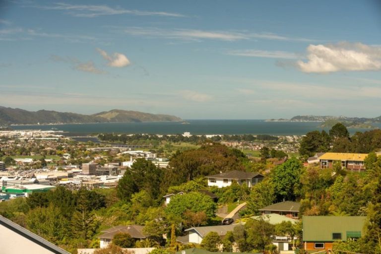 Photo of property in 24 Matuhi Street, Tirohanga, Lower Hutt, 5010