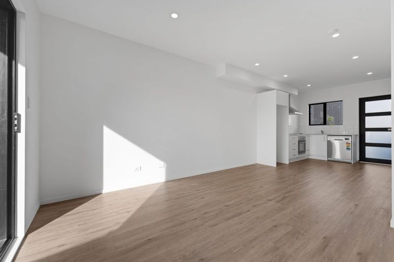 Photo of property in 7 Eileen Newey Place, Henderson, Auckland, 0612