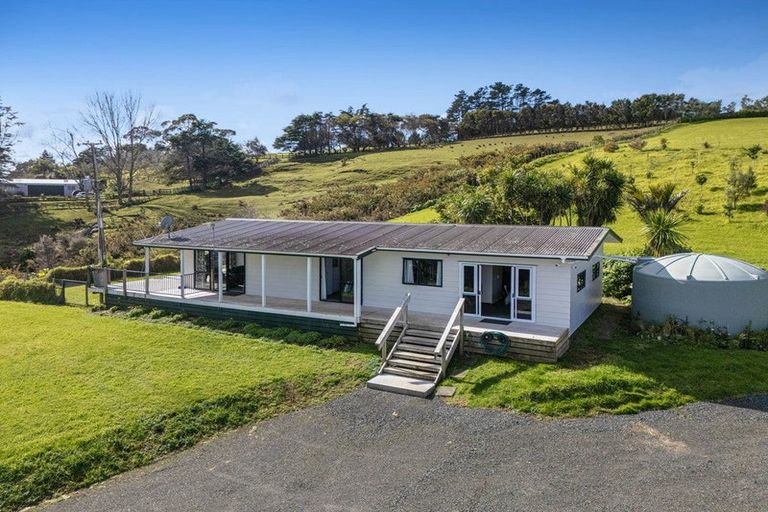 Photo of property in 207 Mangakura Road, Helensville, 0875