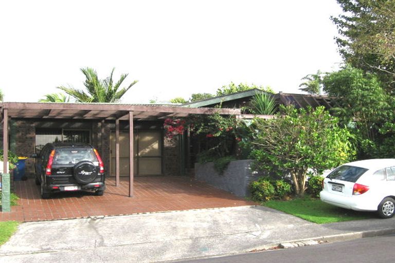 Photo of property in 24 Wairata Place, Te Atatu South, Auckland, 0610