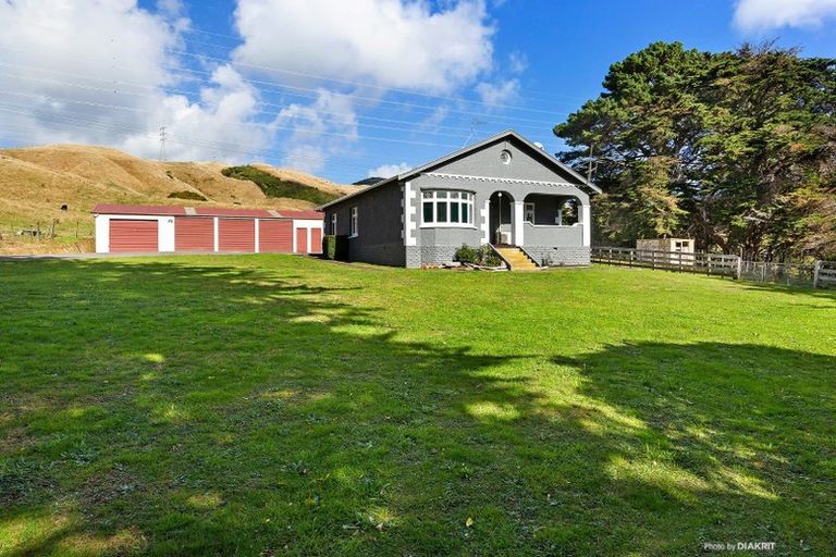 Photo of property in 410 Takapu Road, Takapu Valley, Wellington, 5028