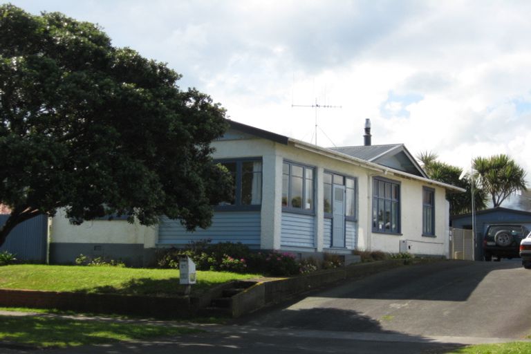 Photo of property in 22 Karaka Street, Castlecliff, Whanganui, 4501
