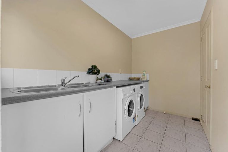 Photo of property in 81 Polo Prince Drive, Totara Park, Manurewa, 2576