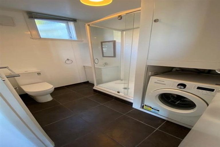 Photo of property in 38 Sugarloaf Road, Brooklyn, Wellington, 6021