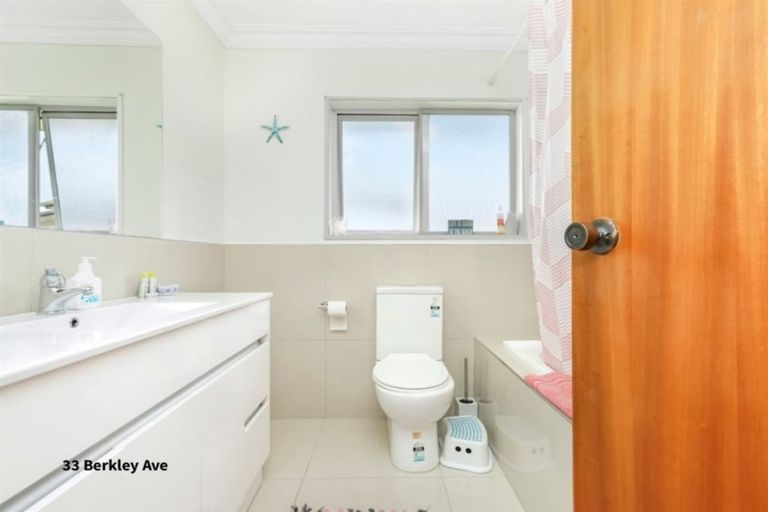 Photo of property in 33 Berkley Avenue, Hillcrest, Hamilton, 3216