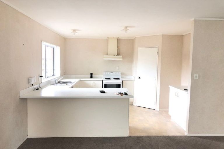 Photo of property in 1/2 Whitford Road, Howick, Auckland, 2014