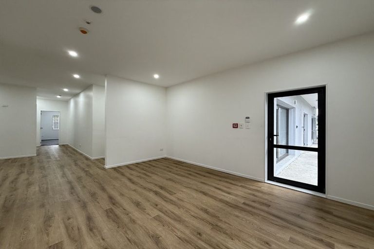 Photo of property in 152 Triangle Road, Massey, Auckland, 0614