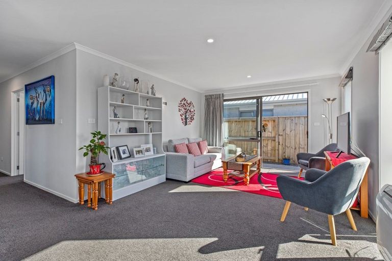 Photo of property in 184 Te Okuroa Drive, Papamoa, 3118