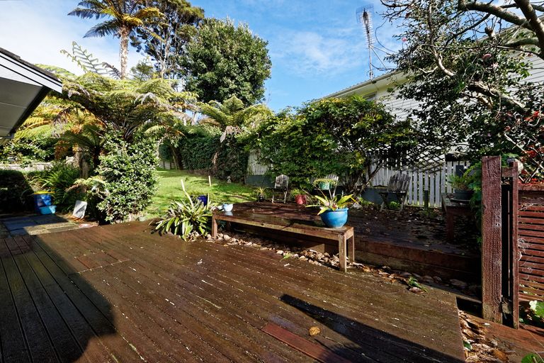 Photo of property in 40 Lemnos Place, Titirangi, Auckland, 0604