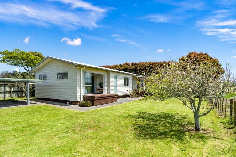 Photo of property in 15 Lowburn Avenue, Waipu, 0510
