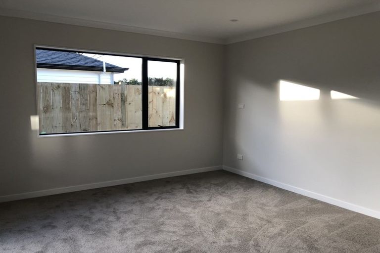 Photo of property in 19 Earlywood Road, Takanini, 2110