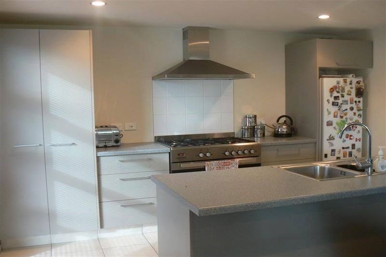 Photo of property in 87 Purchas Street, Edgeware, Christchurch, 8013