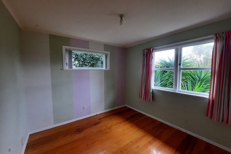 Photo of property in 52 Kingdale Road, Henderson, Auckland, 0610