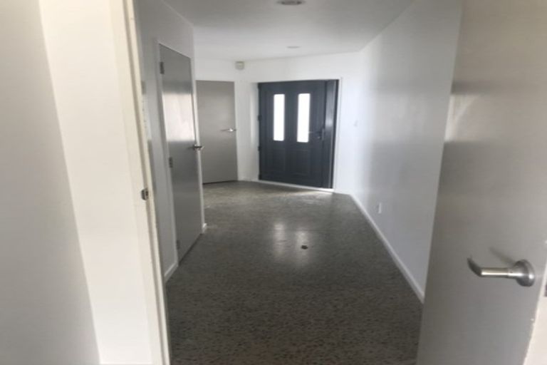 Photo of property in 19 Marjory Close, Broadmeadows, Wellington, 6035