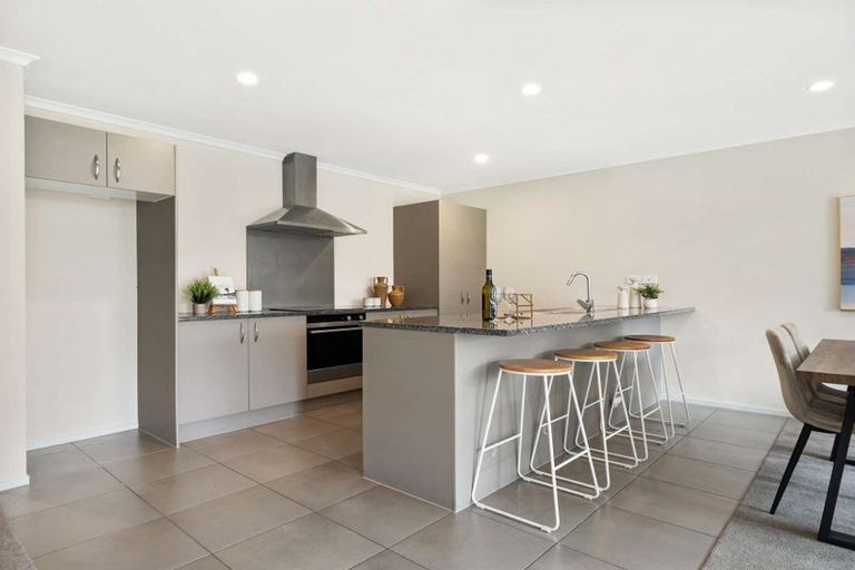 Photo of property in 18 Akeake Lane, Manurewa, Auckland, 2102