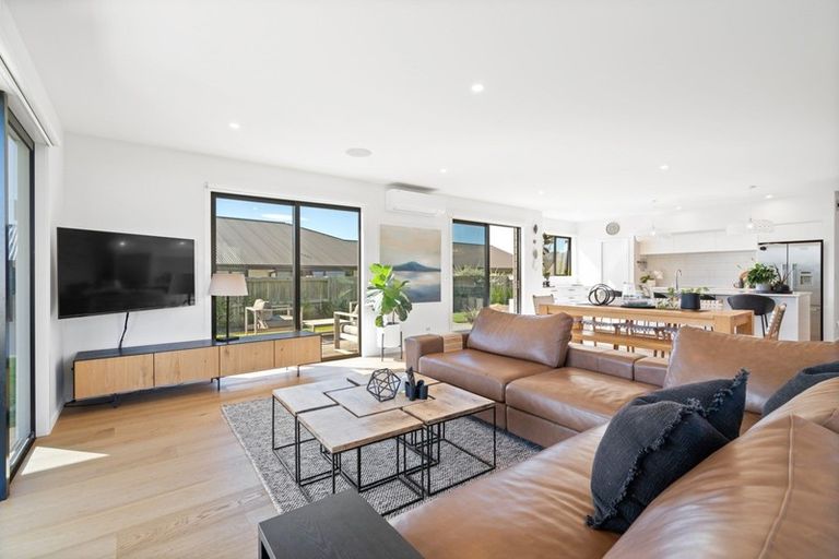 Photo of property in 9 Centre Crescent, Wanaka, 9305