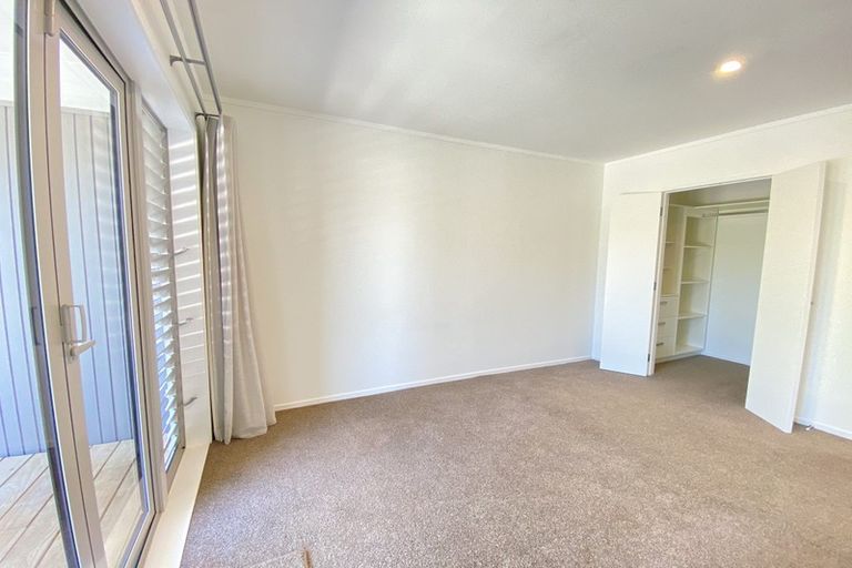 Photo of property in 2/6 Poseidon Place, Half Moon Bay, Auckland, 2012
