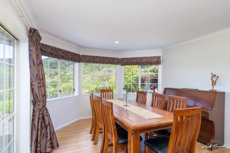 Photo of property in 5 Grace Nicholls Grove, Riverstone Terraces, Upper Hutt, 5018